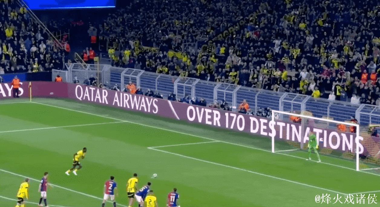 卫冕冠军高光之战！帽子戏法引爆欧冠赛场