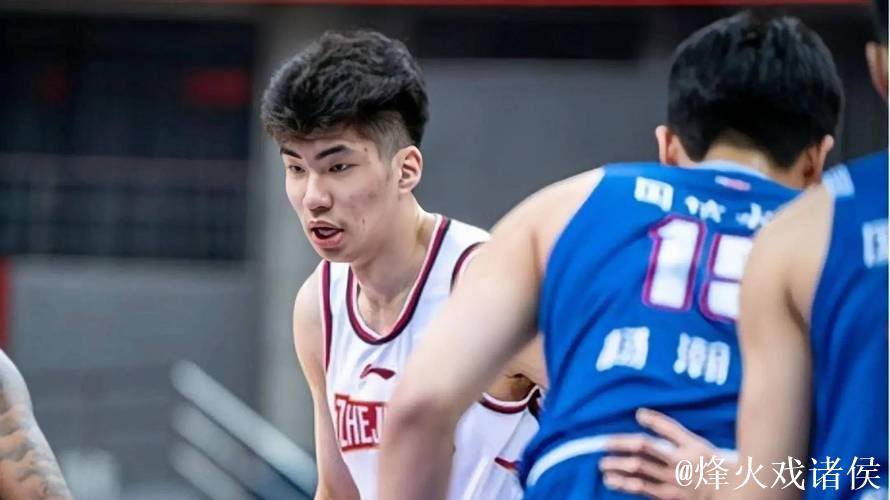 余嘉豪21分浙江险胜上海总分2-1 王哲林24+9 余嘉豪21分浙江险胜上海总分2-1 王哲林24+9