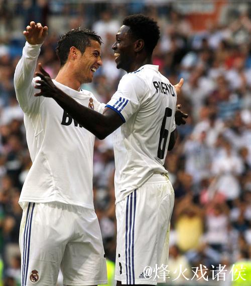 阿德巴约：10点半训练我8点半就到 C罗已经在游泳